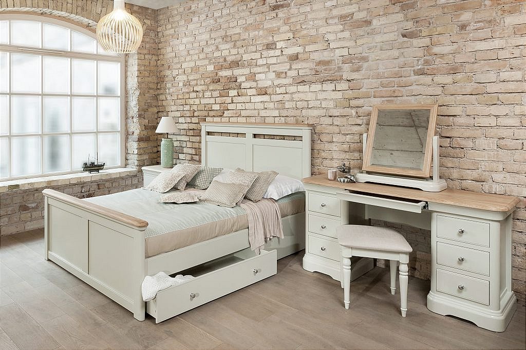 tch cromwell bedroom furniture