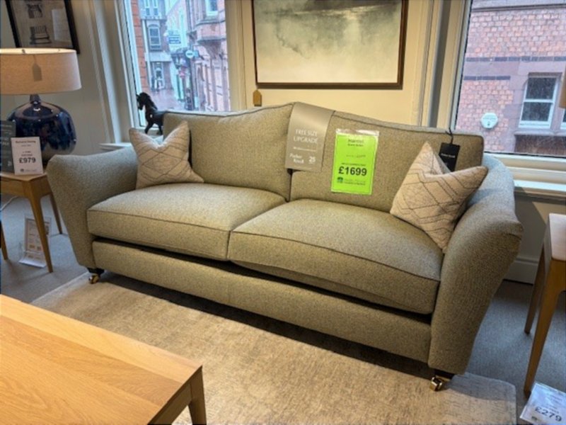 Parker Knoll - Harriet Grand Settee